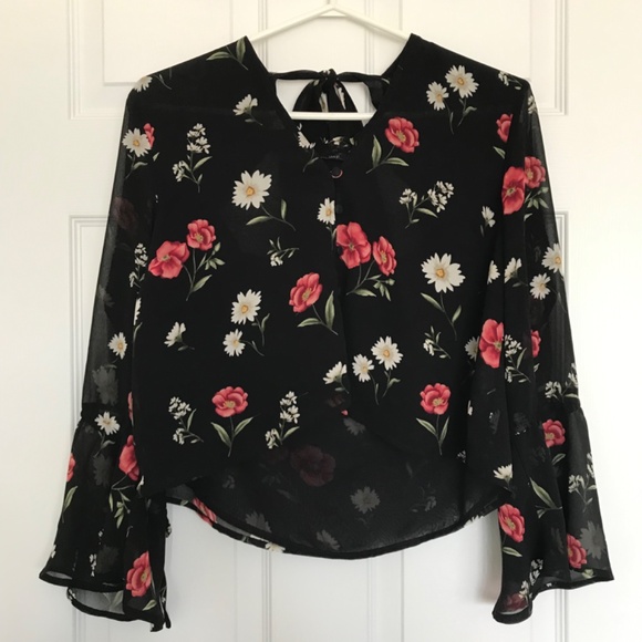 FOREVER 21 Cropped Floral Rose Blouse M Fit Black Red White Flare Out Cuffs - Picture 1 of 16